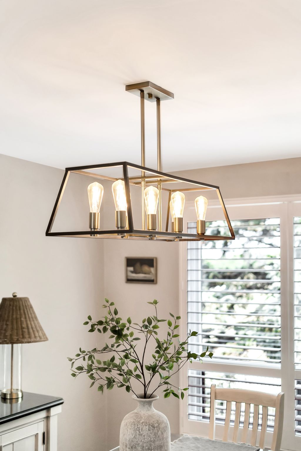 Farmhouse-inspired light fixture over the dining area at 10-765 Oklahoma Dr, Pickering