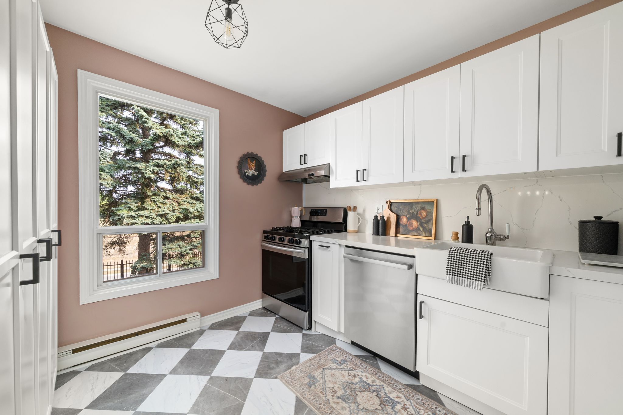 Kitchen at 10-765 Oklahoma Dr, Pickering, with a gas stove and stainless steel appliances
