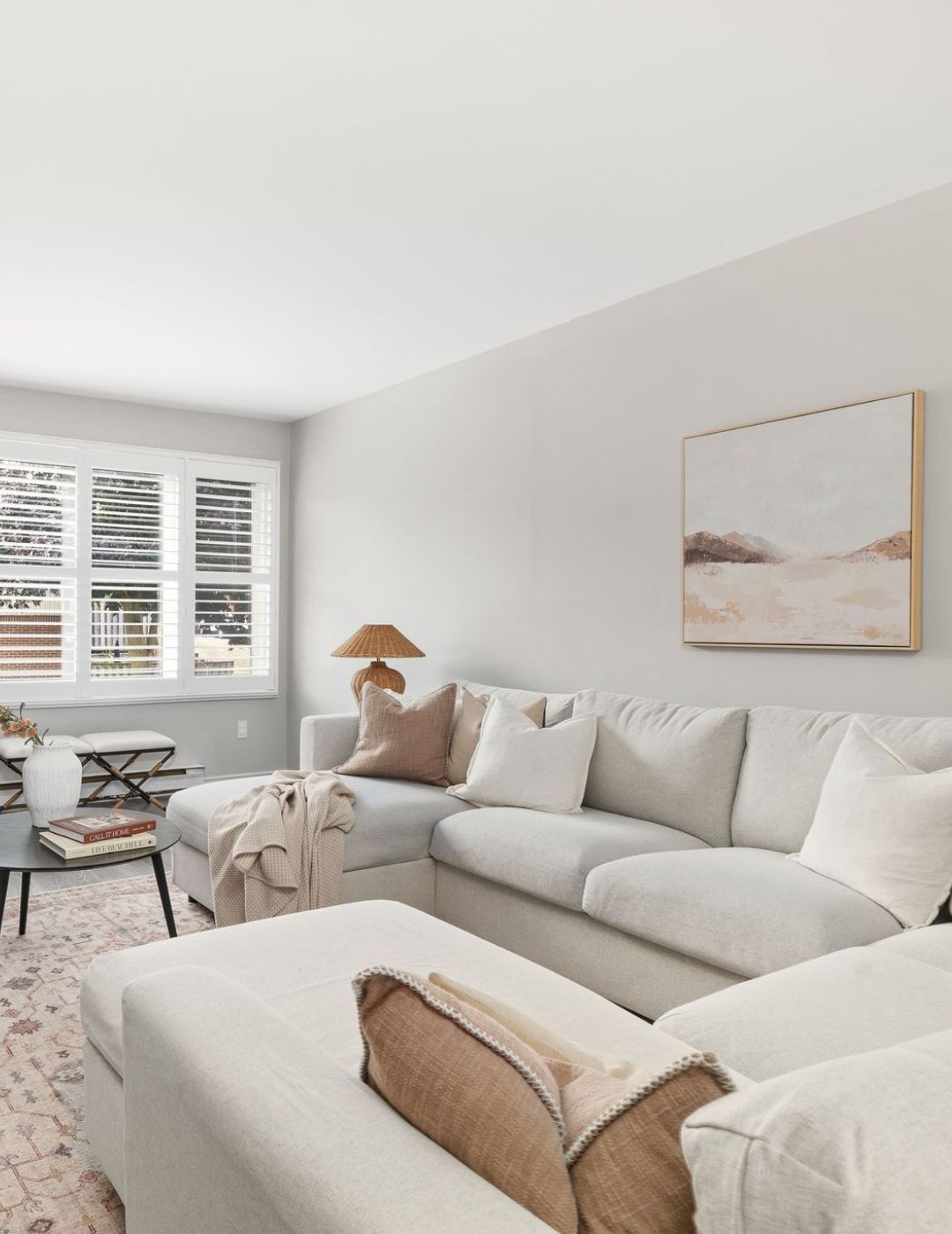 Living room seating area at 10-765 Oklahoma Dr, Pickering