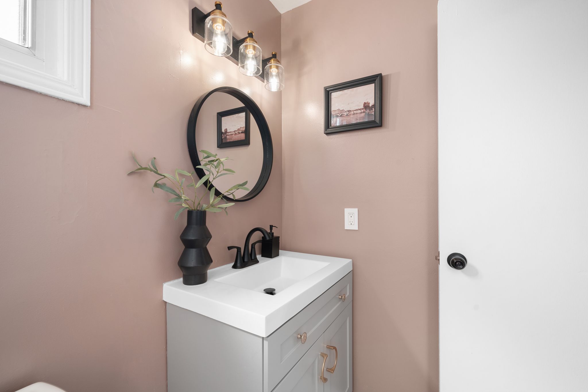 Upper bathroom vanity at 10-765 Oklahoma Dr, Pickering, with matte black fixtures
