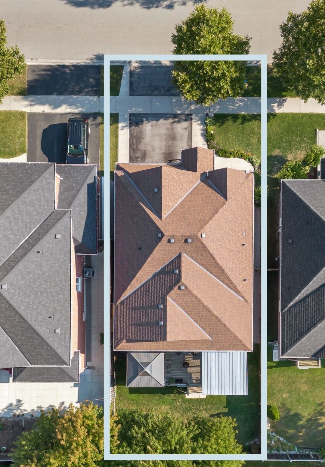 Aerial lot line overlay of 14 Sleepy Hollow Place, Whitby, showing the property boundaries