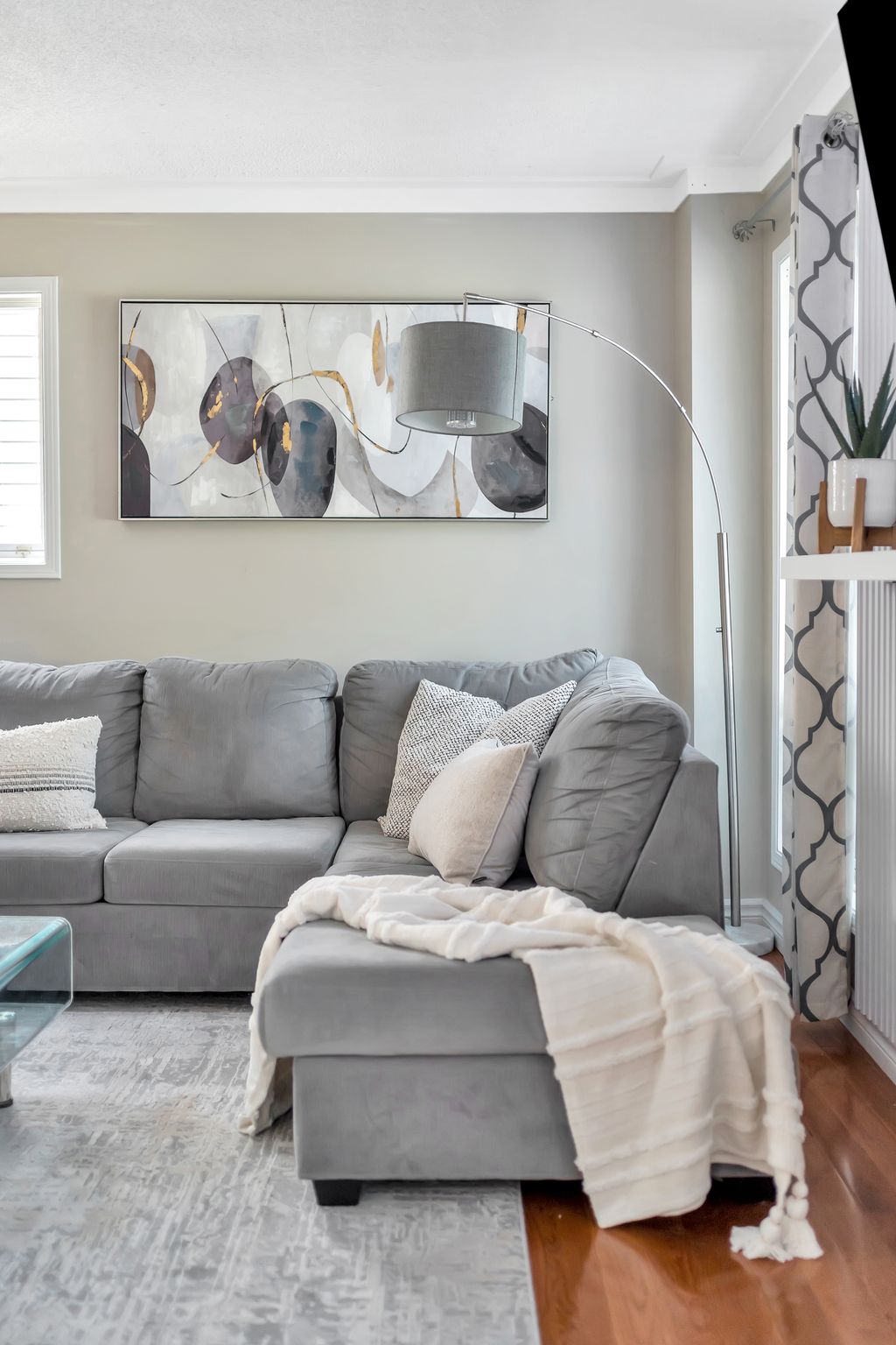 Living room sofa and sectional seating at 1509 Grandview Street North, Oshawa
