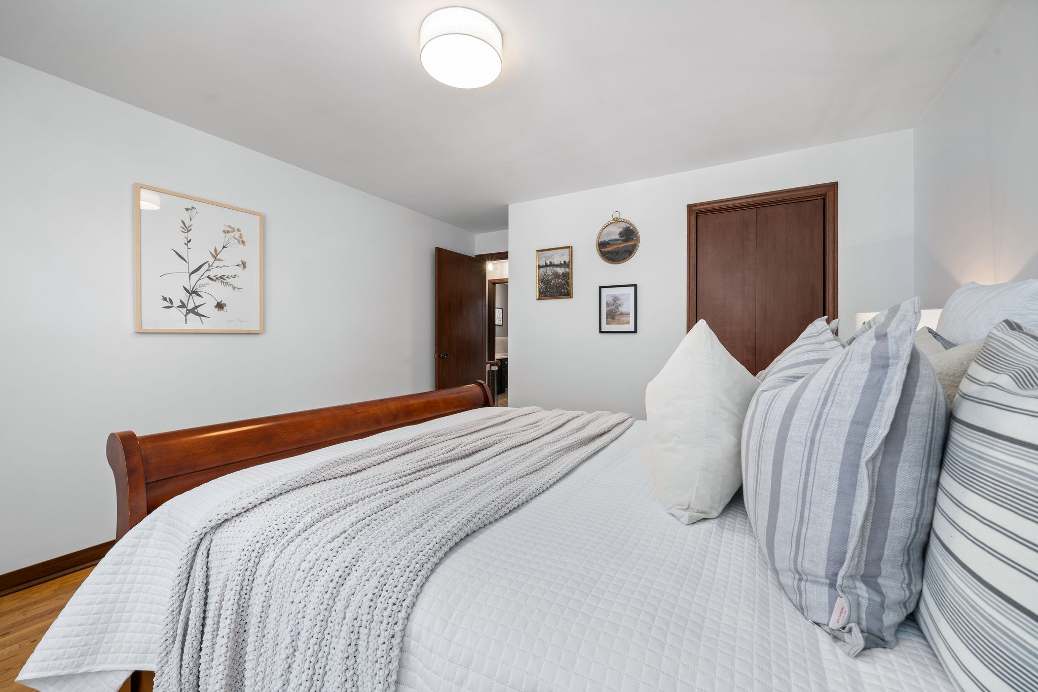Fourth bedroom at 38A Deep Dene Dr, Highland Creek Village, with double closet