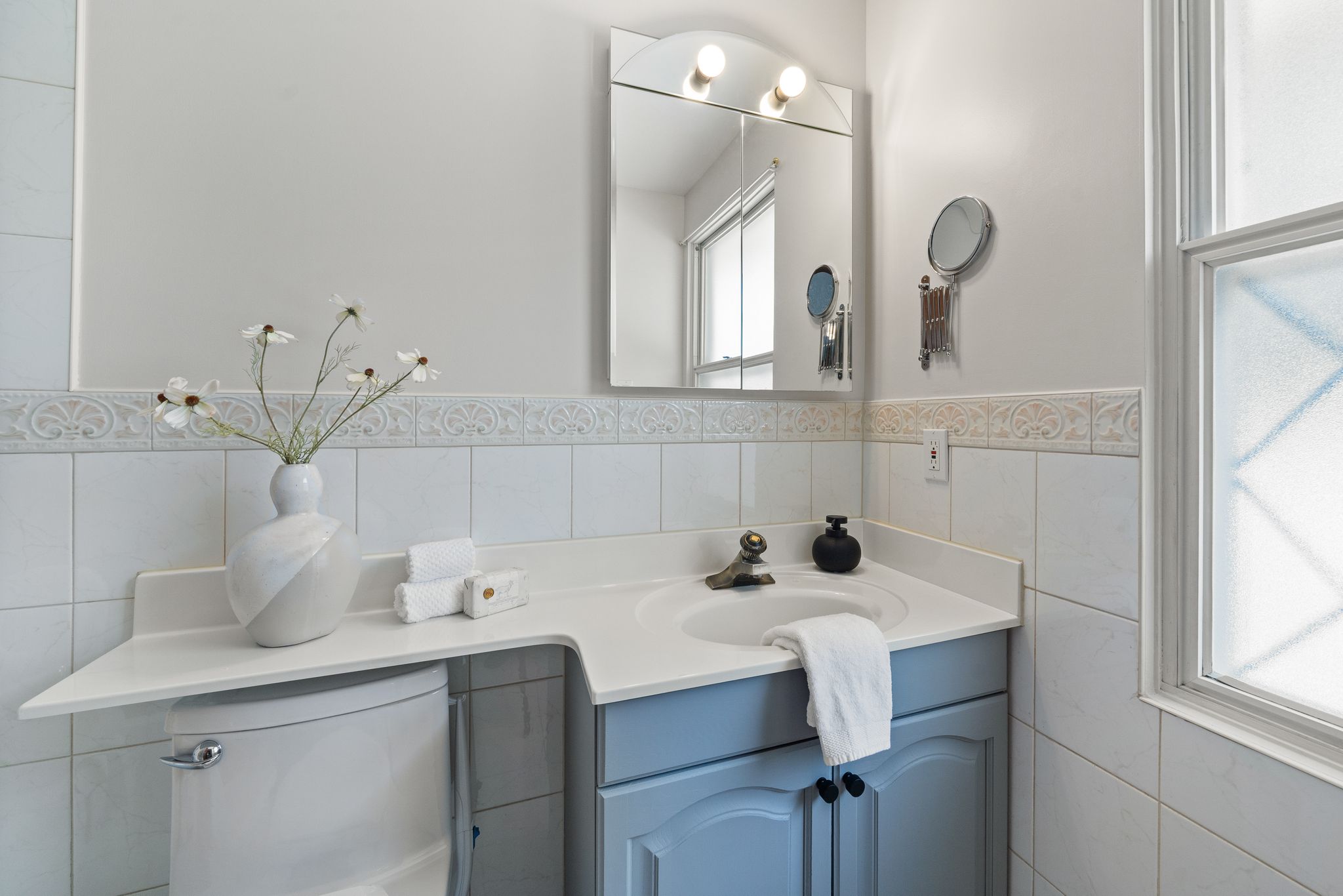4-piece primary ensuite at 38A Deep Dene Dr, Highland Creek Village