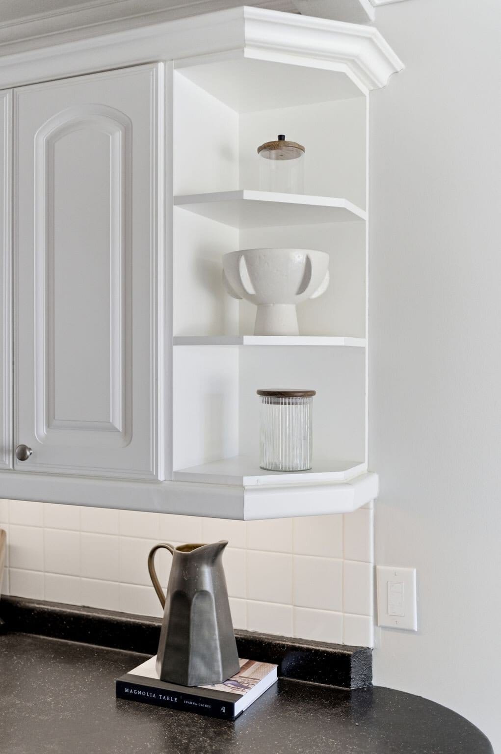 Kitchen corner shelf detail at 39 Anstead Crescent, South Ajax