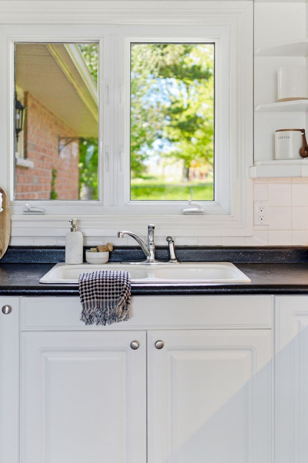 Kitchen window over the sink at 39 Anstead Crescent, South Ajax, with a view to the backyard